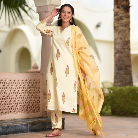 Bunaai Beige Paisley Cotton Suit Set (Set of 3)